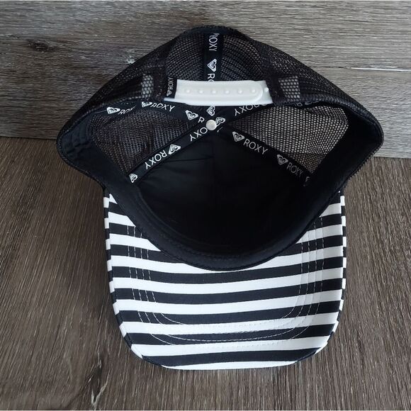 Roxy Sunset Palm Trucker Hat - Picture 5 of 5